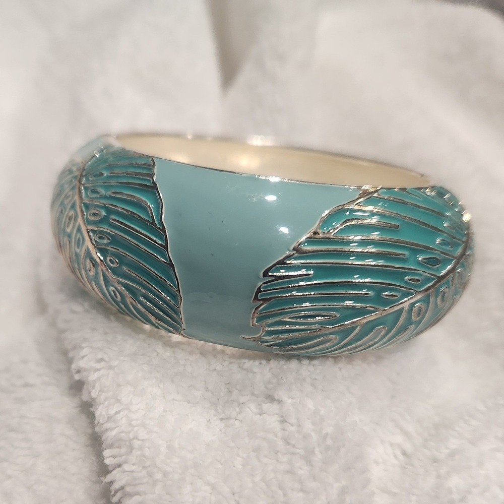 Hinged Bangle Bracelet  Chunky Sequin‎ Turquoise Blue Enamel Tropical Leaf